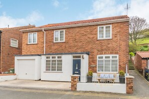 Exterior - Quayside House, Scarborough (Scarborough)