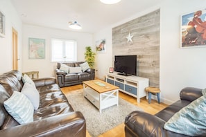 Living area - Quayside House, Scarborough (Scarborough)