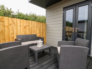 Terrace/patio - Meadowbank Lodge, Brandesburton (Driffield)