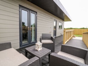 Terrace/patio - Meadowbank Lodge, Brandesburton (Driffield)