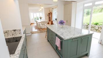 Dishwasher, highchair