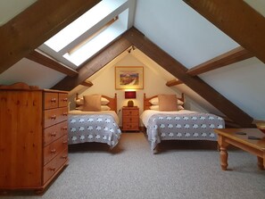 WiFi - Charming Ty Barcud in Nuneaton (Lampeter)