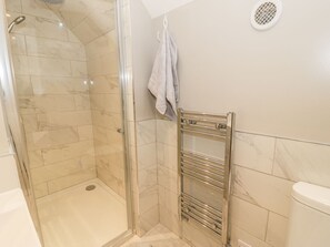 Shower - Charming Ty Taid Retreat in Rhosneigr (Rhosneigr)