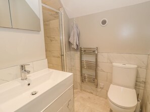 Shower - Charming Ty Taid Retreat in Rhosneigr (Rhosneigr)