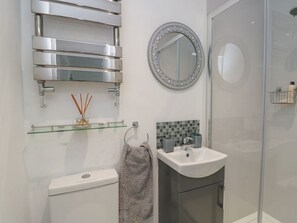 Shower - Benllech Bay Cottage, Benllech (Tyn-y-Gongl)