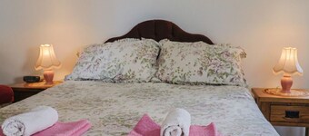 The Old Workshop, Knowstone