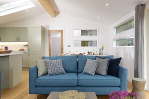 Living area - 4 Valley View, Lanreath (Looe)