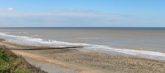 107 Kings Chalet Park, Cromer.