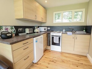 Private kitchen - 107 Kings Chalet Park, Cromer. (Cromer)
