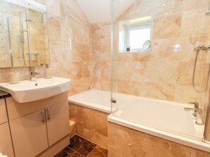 Shower - Pyllau Farm, Llandudno (Llandudno)