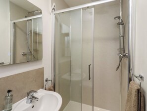 Shower - Brucap Cottage, Beadnell. 3bed (Chathill)