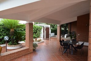 Outdoor dining - Ad Ricezioni Villa Francesca (San Demetrio Corone)