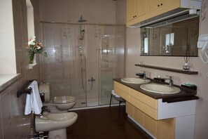 Bathroom - Ad Ricezioni Villa Francesca (San Demetrio Corone)