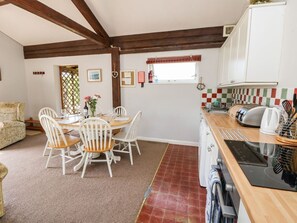 High chair - Swallows: A Charming Retreat in Ventnor (Ventnor)