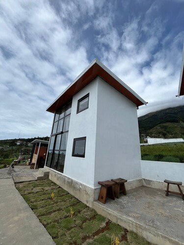 Krincing Hills Cabin