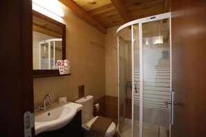 Bathroom - Ontas by Praxithea Traditional Home  (Apokoronas)