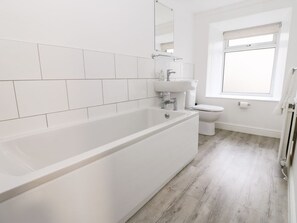 Shower - Braeside: A Cozy Getaway in Reeth (Richmond)