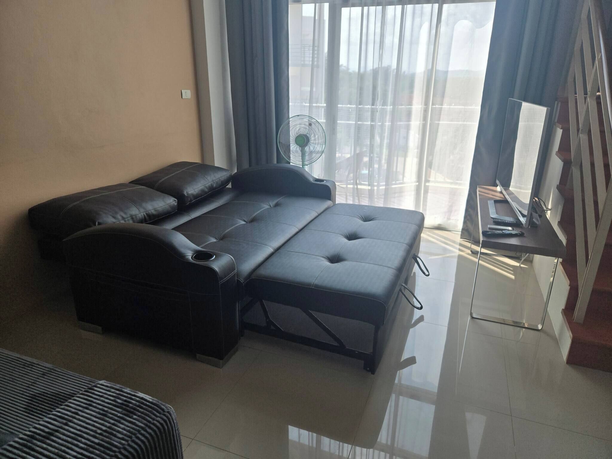 Room, 1 Bedroom, Accessible | Living area