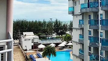 Room, 1 Bedroom, Accessible | Pool