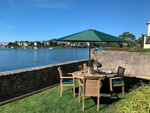 Outdoor dining - Clover Cottage, Hooe (Plymouth)