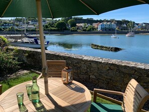 Outdoor dining - Clover Cottage, Hooe (Plymouth)