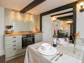 Dishwasher - Clover Cottage, Hooe (Plymouth)