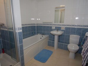 Shower - Pine Cottage, Falmouth (Falmouth)