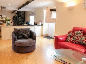 Living area - St Hilda's Cottage, Hinderwell (Saltburn-by-the-Sea)