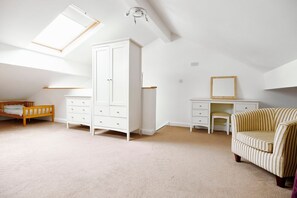 Interior - Penyghent View , Rathmell (Settle)