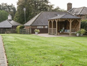 Property grounds - Charming Little Aluph Retreat (Ashford)