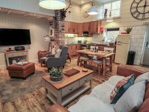 Living area - THE OLDE STABLES, WiFi, open-plan, Warkworth (Morpeth)