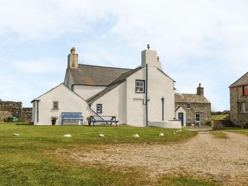 Ty Fferm Bodlasan, Llanfachraeth