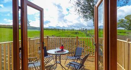 Charming Brynhir Farm Retreat