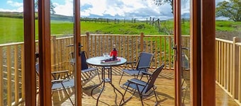 Charming Brynhir Farm Retreat