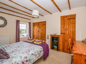 2 bedrooms, WiFi - Holly Cottage, Swaffham (Swaffham)