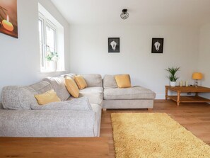 Living area - Chynoweth House, Cubert, 4bed. (Newquay)