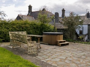 Outdoor dining - Eden Vale, Broughton-In-Furness (Broughton-in-Furness)