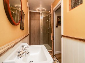 Shower - Eden Vale, Broughton-In-Furness (Broughton-in-Furness)