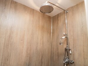 Shower - Eden Vale, Broughton-In-Furness (Broughton-in-Furness)