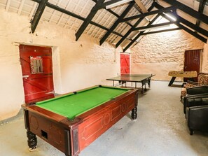 Games room - Trewrach Cottage, Dinas Cross (Newport)