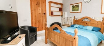 The Nook: Charming Retreat in Star