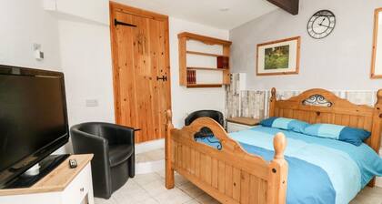 The Nook: Charming Retreat in Star