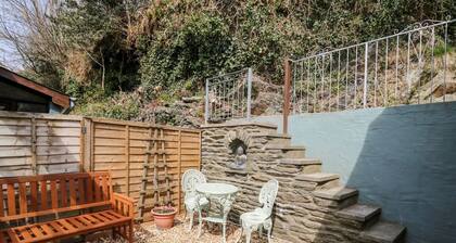 The Nook: Charming Retreat in Star