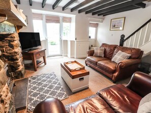 Living area - Capel Cottage, Capelulo (Penmaenmawr)