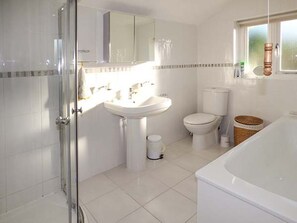 Bathroom - Milk Wood Cottage, Laugharne (Carmarthen)