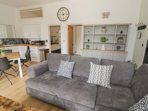 Living area - The Leat, Droitwich Spa (Redditch)