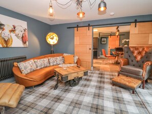 Living area - Well Cottage, Leven Near Beverley (Beverley)