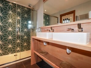 Shower - Sea View House, is in Crantock (Newquay)