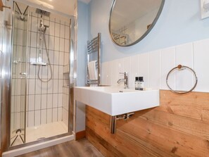 Shower - Sea View House, is in Crantock (Newquay)