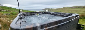 Outdoor spa tub - Beachview, Kinlochbervie, 4bed (Lairg)